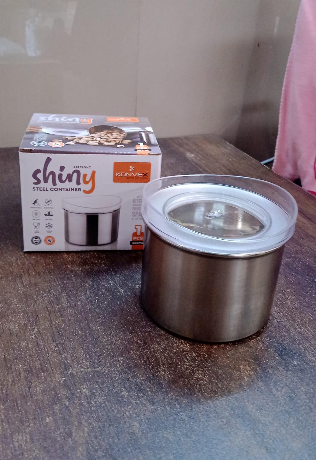 Multipurpose Stainless Steel Airtight Containers with See Through Lid (1 Pc / 500 ML) Multipurpose Stainless Steel Airtight Containers with See Through Lid (1 Pc / 500 ML)
